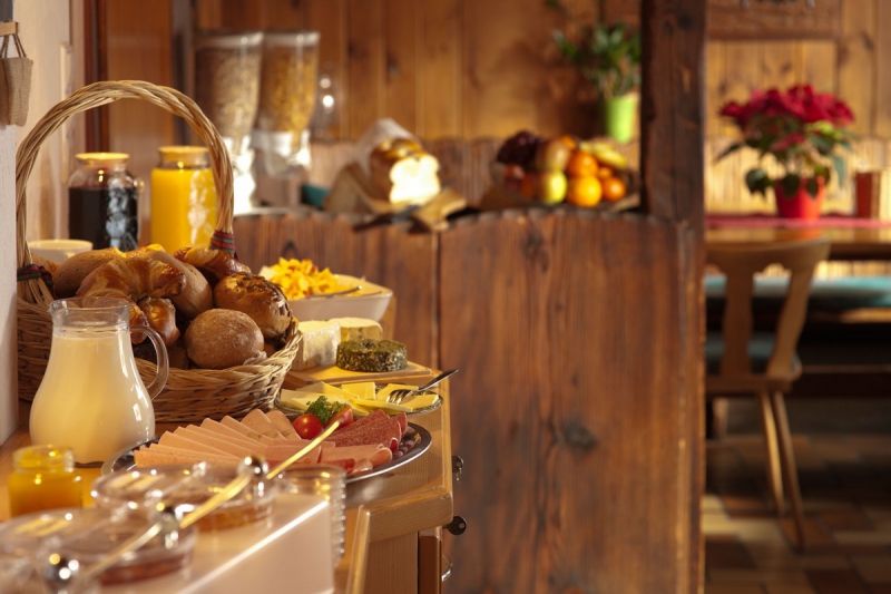 boulangerie-CAGNES SUR MER-min_breakfast_buffet_food_restaurant_meal_hotel_plate_fresh-718745